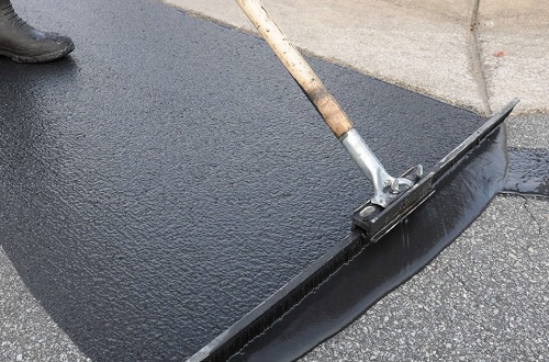 Sealcoating-asphalt-Greeley-CO
